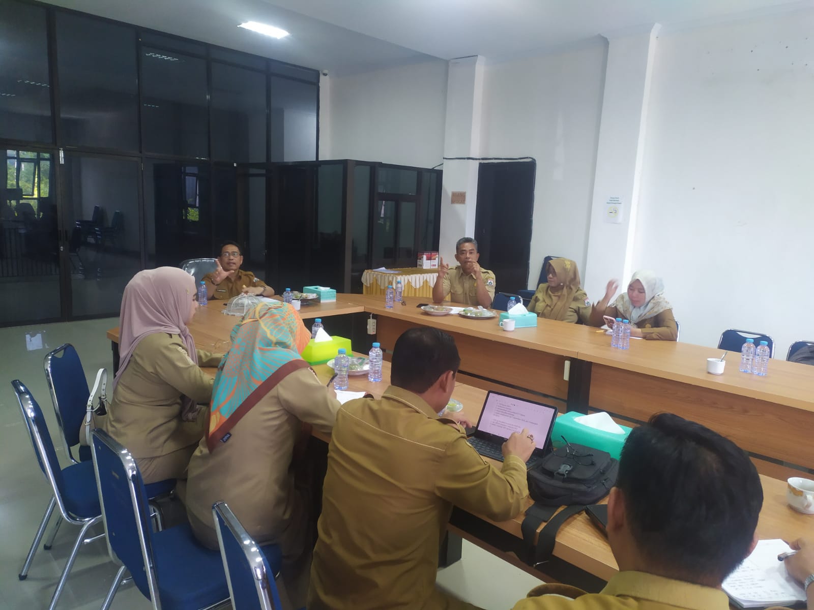 Kadishut Memimpin Rapat Sulbar Sepekan Menanam Mangrove Kelompok E